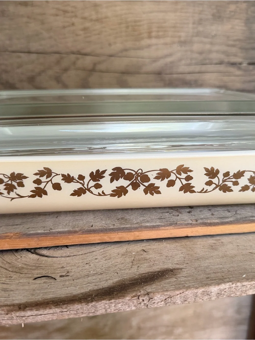 RARE Vintage Pyrex Acorn Space Saver 548